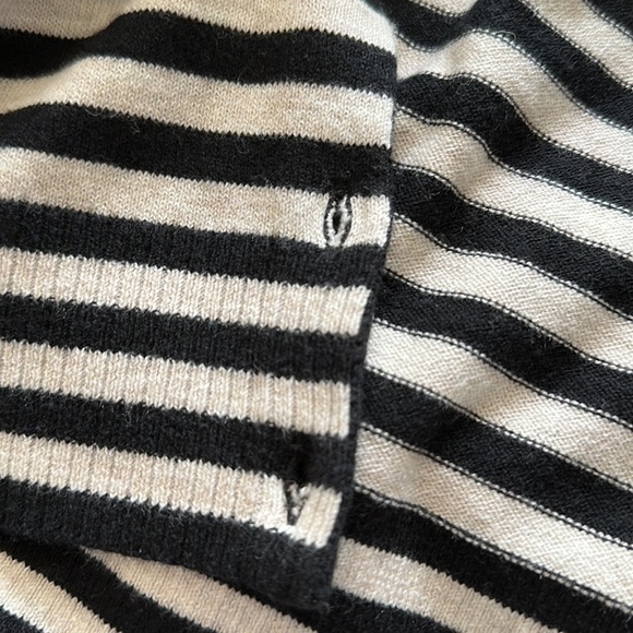 🌸Gap NWT cardigan size M. - Picture 12 of 17